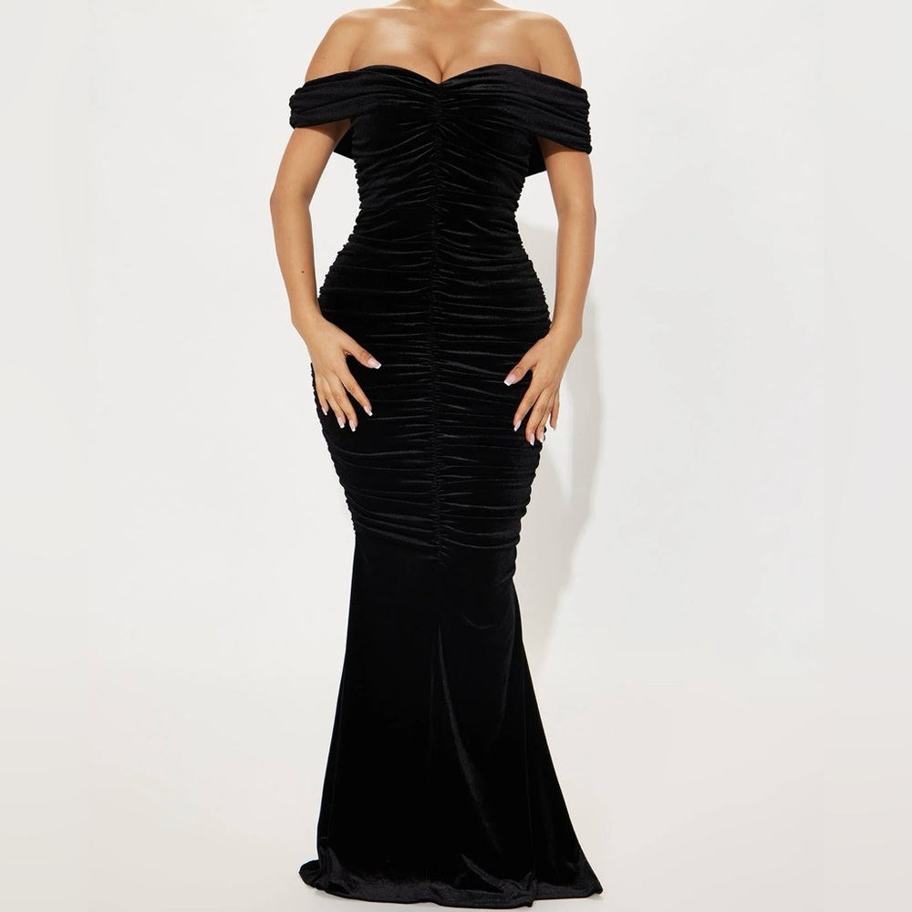 Velvet off shoulder ruched Gown - Black